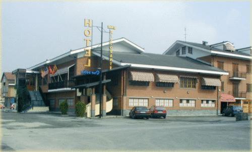 Hotel Quo Vadis None Buitenkant foto